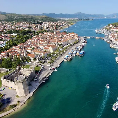 By The Sea - 24338 Trogir
